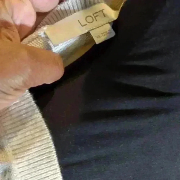 Loft Oatmeal Brown beige khaki cream sweater - longer in back XSmall EUC - Picture 3 of 5